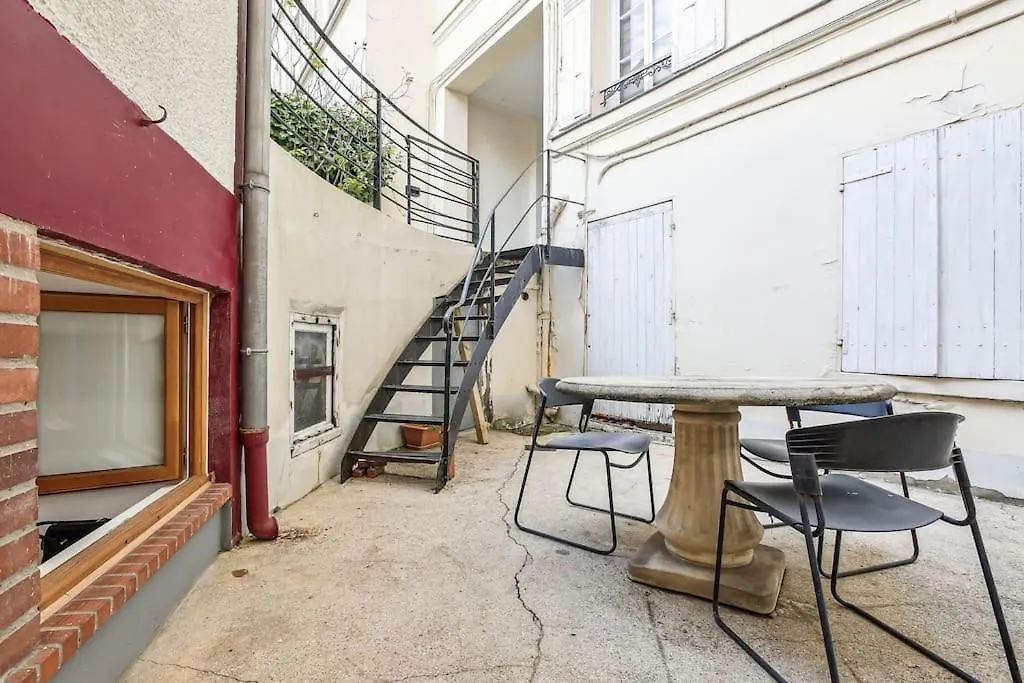 With Little Garden-terrace At Trocadero Paris